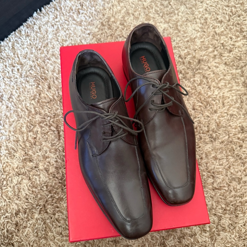 Men’s Hugo Boss Leather Lace Up Oxford Dress Shoes in Brown